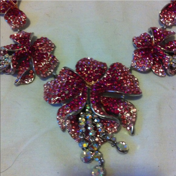 Estate Crystal Necklace Earrings Set - Picture 5 of 7